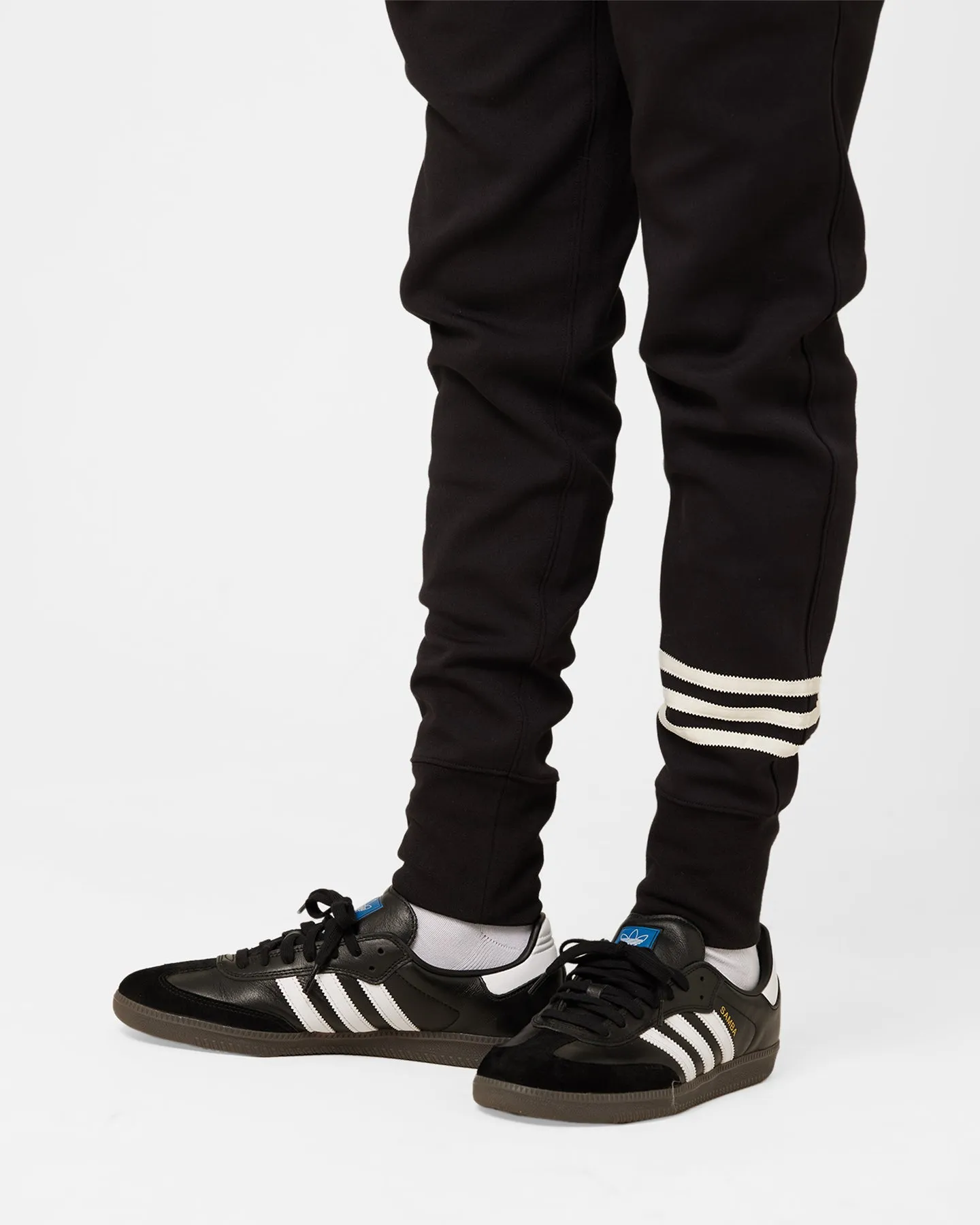 Adidas Adicolour Neuclassics Sweatpants Black