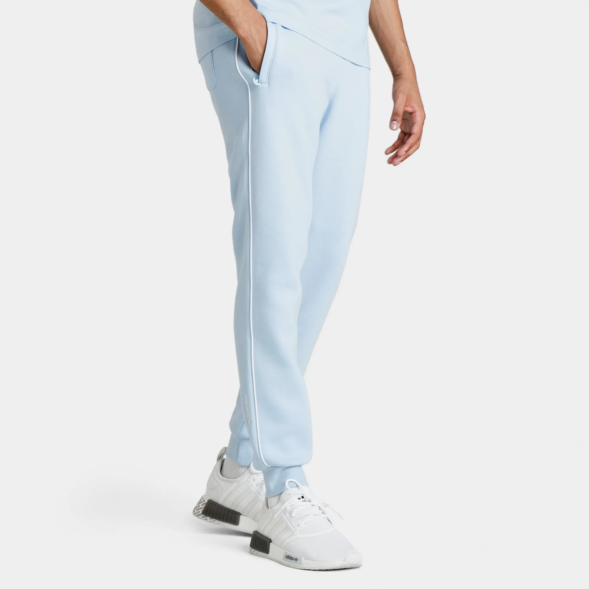 adidas Originals Adicolor Seasonal Archive Sweatpants / Clear Sky