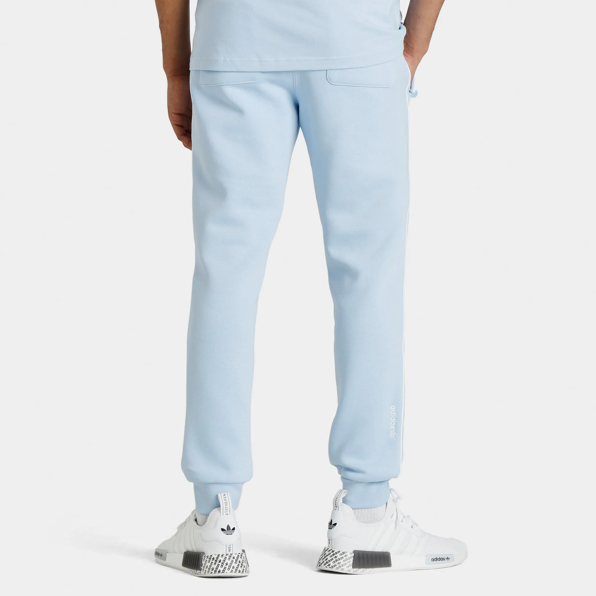 adidas Originals Adicolor Seasonal Archive Sweatpants / Clear Sky