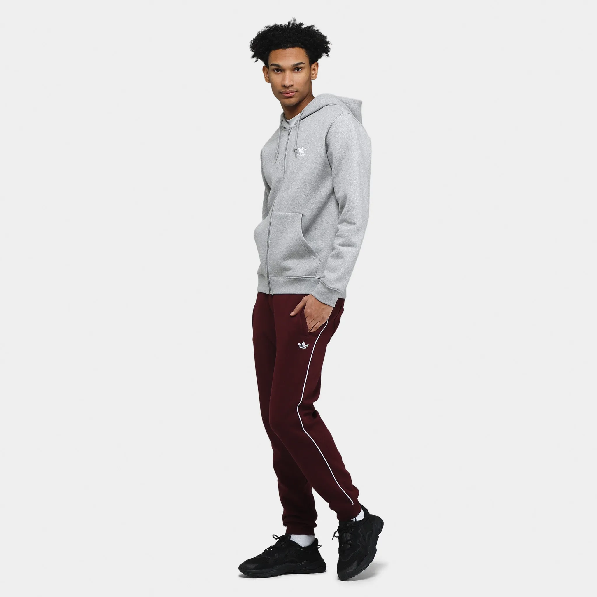 adidas Originals Adicolor Seasonal Archive Sweatpants / Maroon