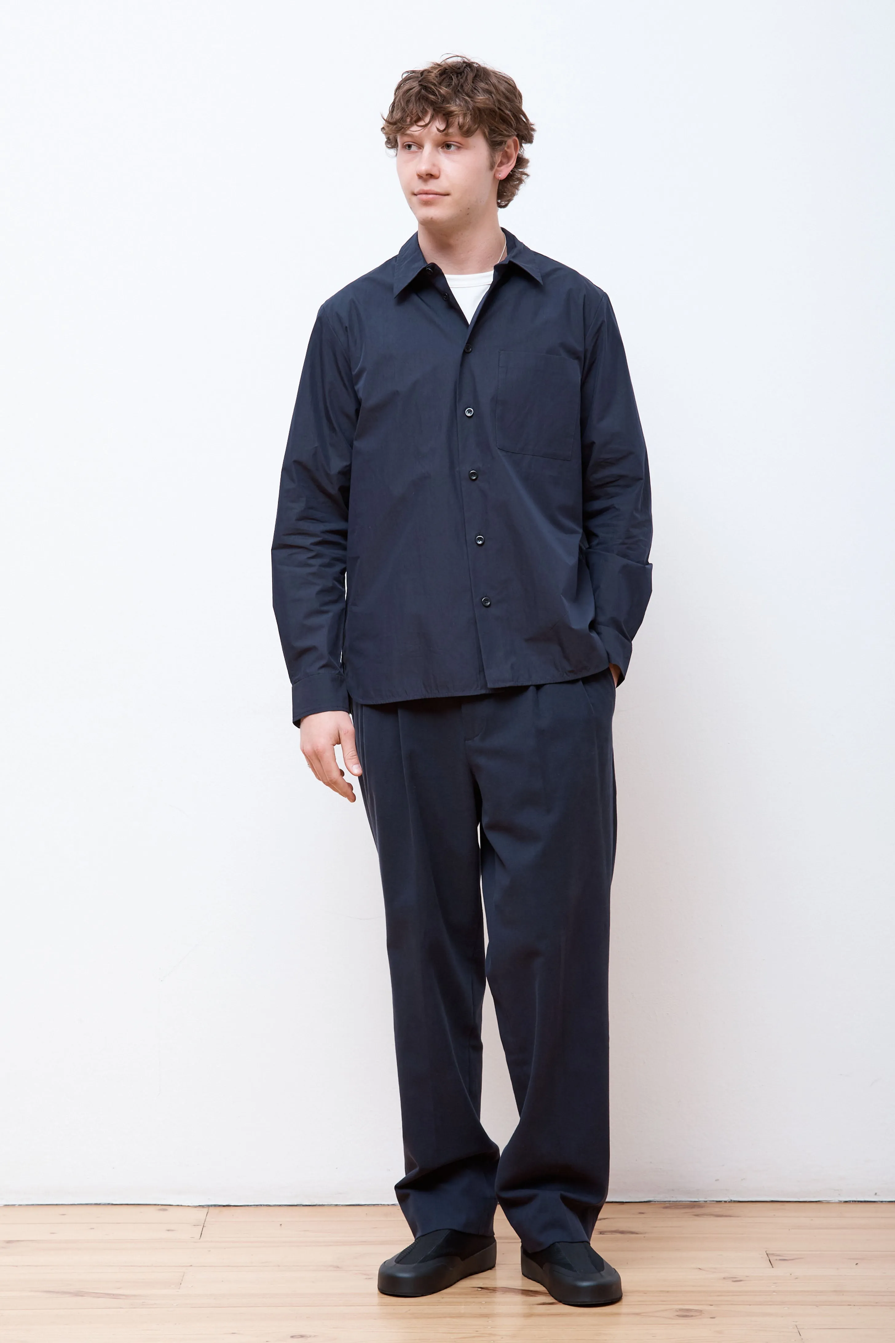 Benn Relaxed Cotton Wool Twill Pleated Trouser Dark Navy