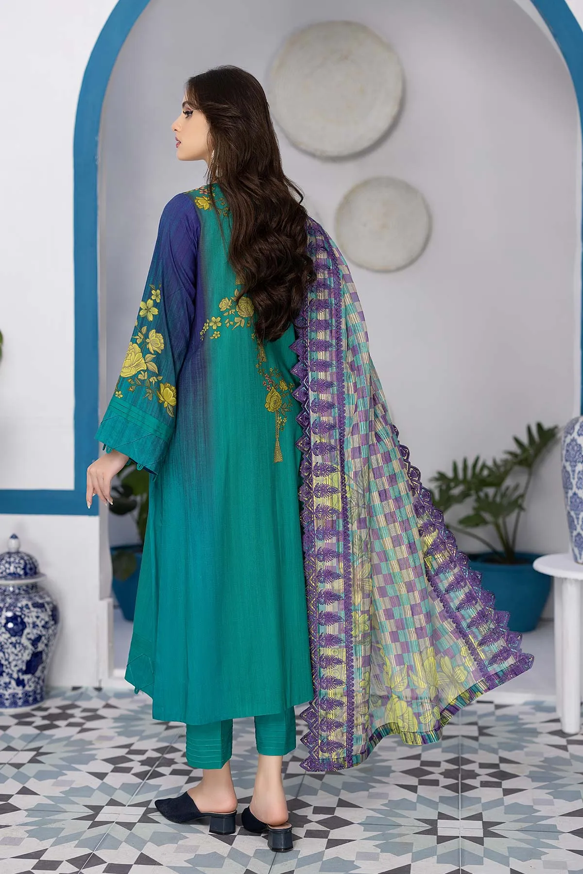 Charizma Print Melody Fall/Winter · Printed Marina Suit With Embroidered Dupatta – PEW22-05