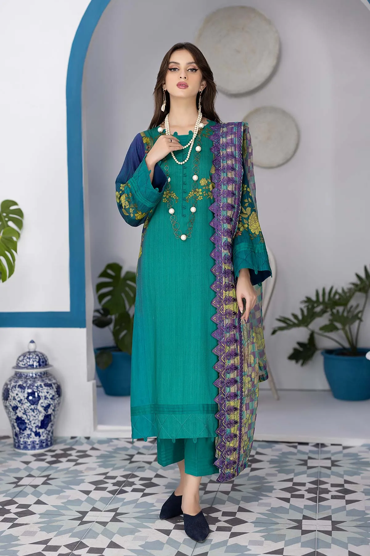 Charizma Print Melody Fall/Winter · Printed Marina Suit With Embroidered Dupatta – PEW22-05