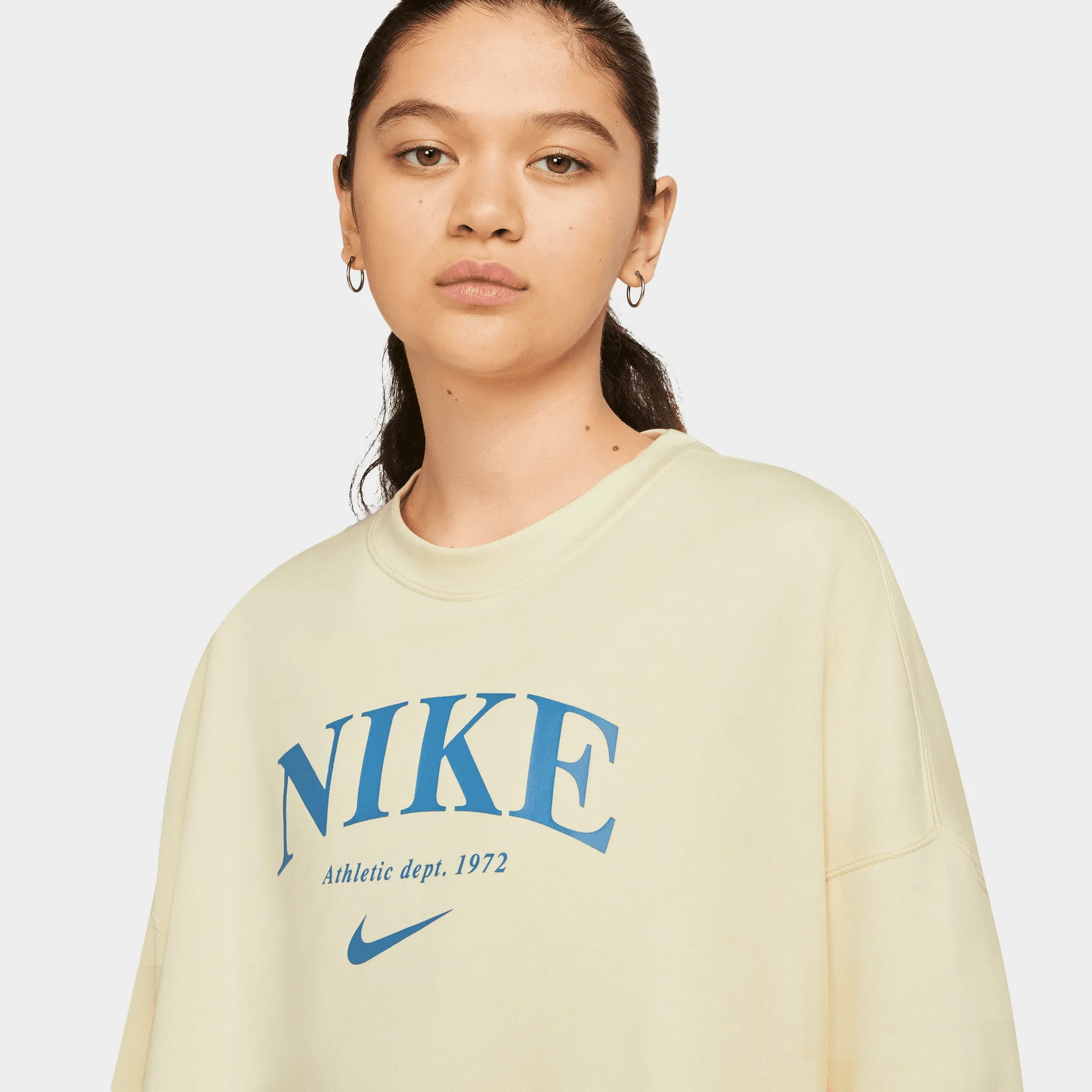 Nike Women's Sportswear Essentials Oversize Fleece Sweatshirt Coconut Milk / Dutch Blue