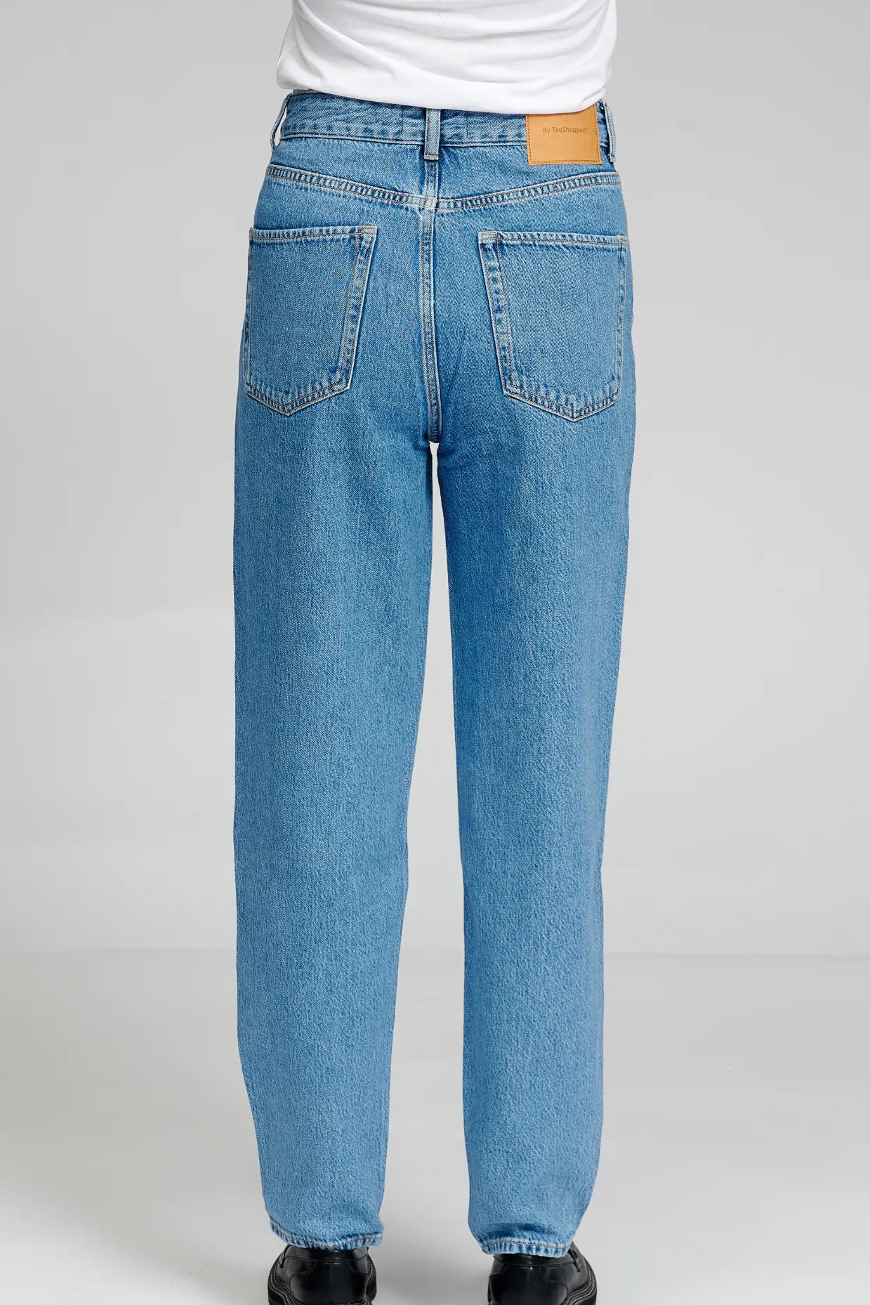 Performance Mom Jeans - Light Blue Denim