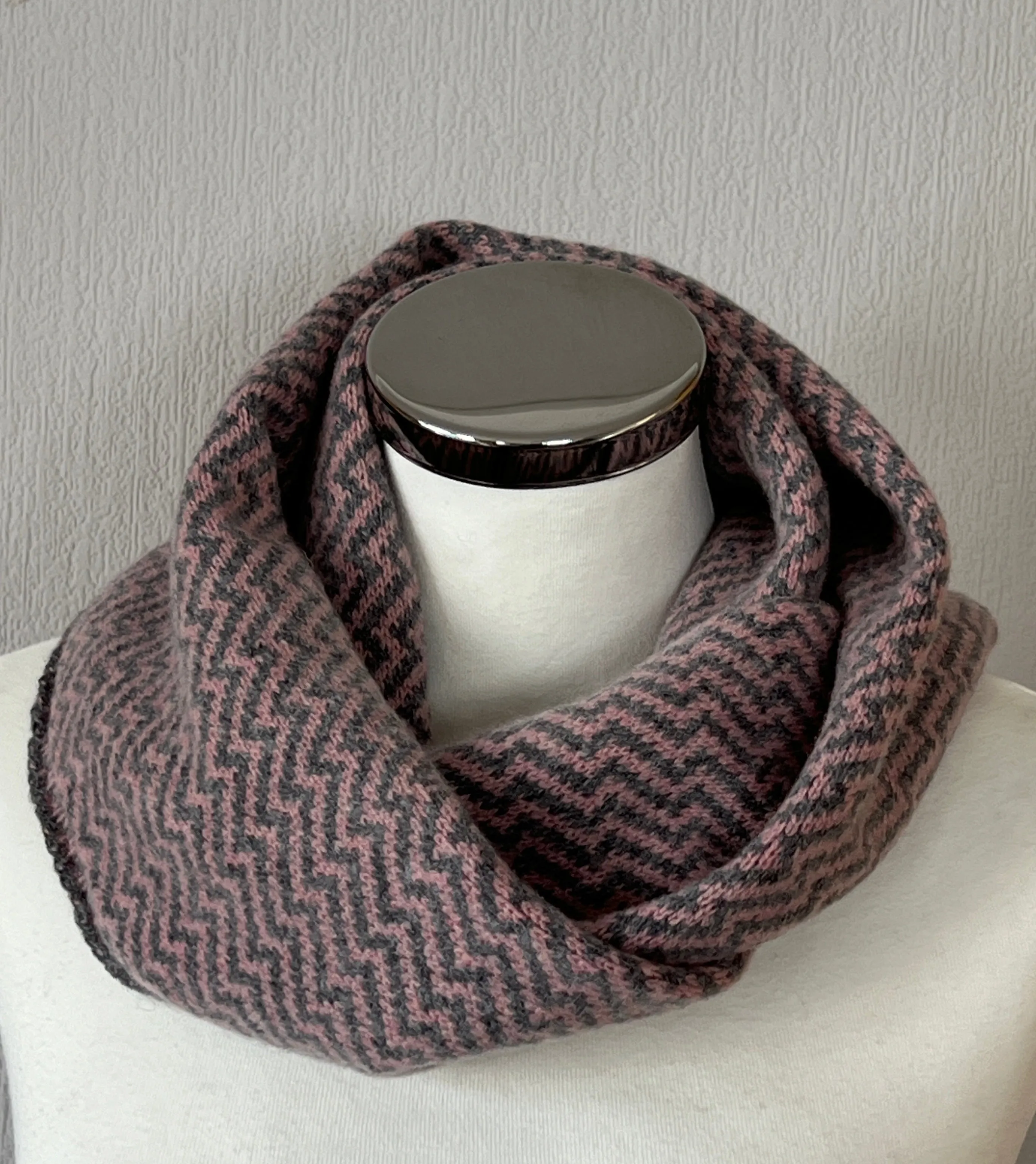 Snood - Infinity scarf soft merino lambswool wave pattern