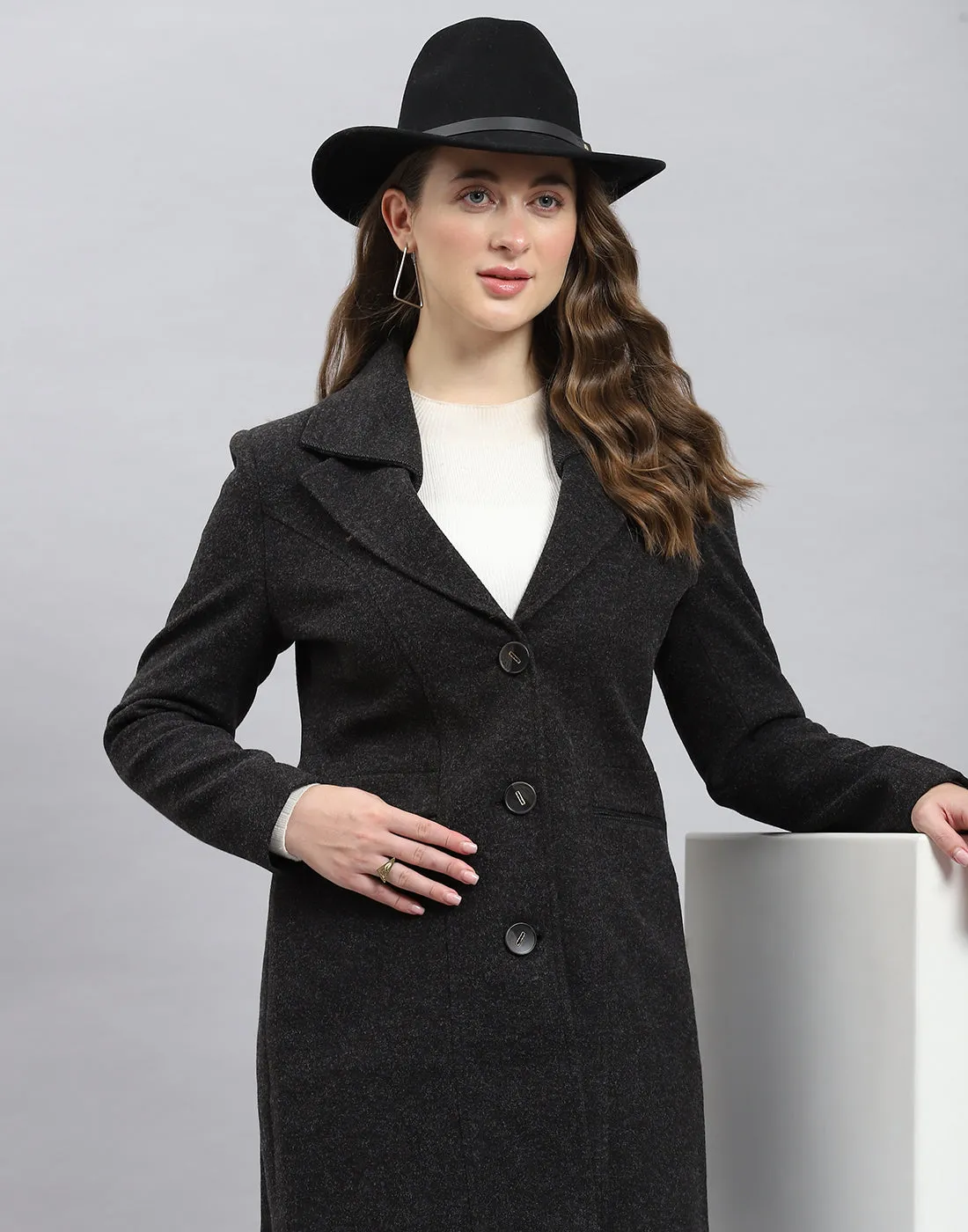 Women Grey Solid Notch Lapel Collar Full Sleeve Coat